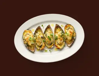 Запеченные мидии с крабом