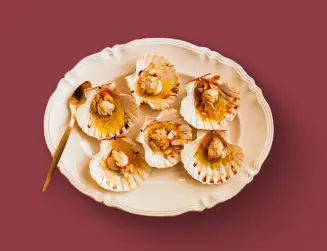 Гребешки–медальоны под сырной корочкой